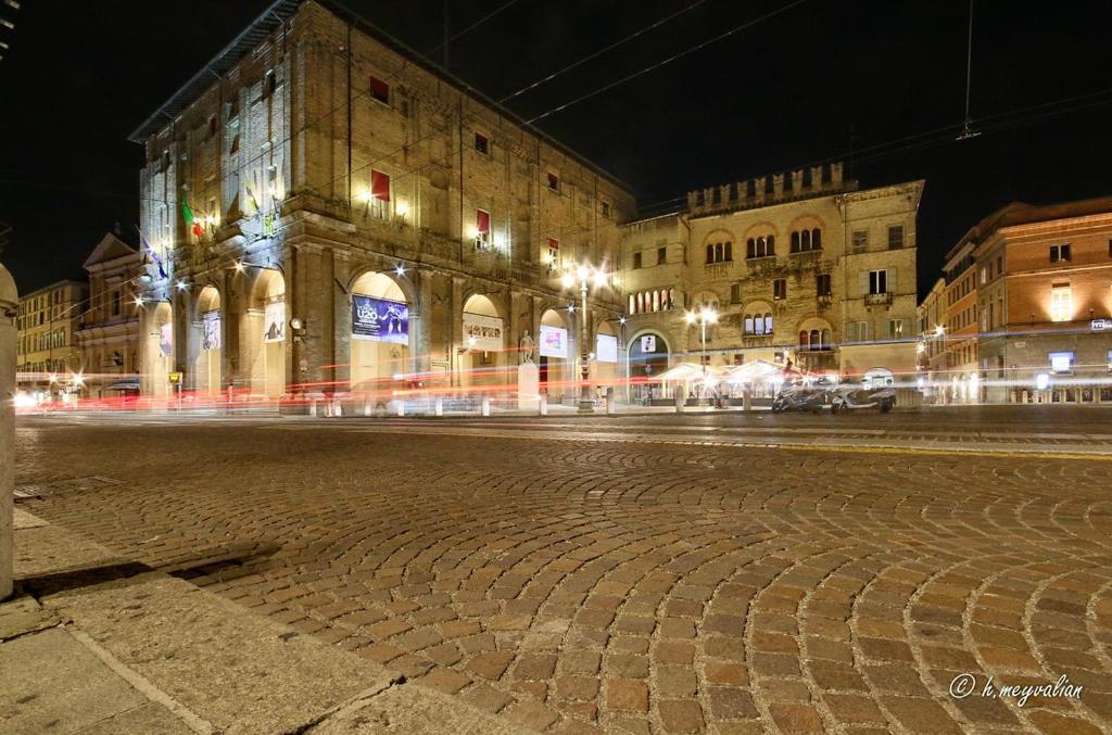 Palazzo Altavilla Deluxe Парма Екстериор снимка